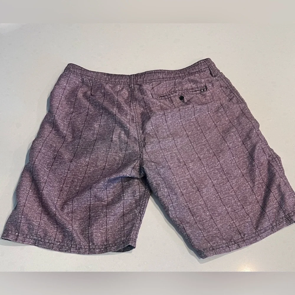 Men’s Hurley plaid‎ walk shorts size 31